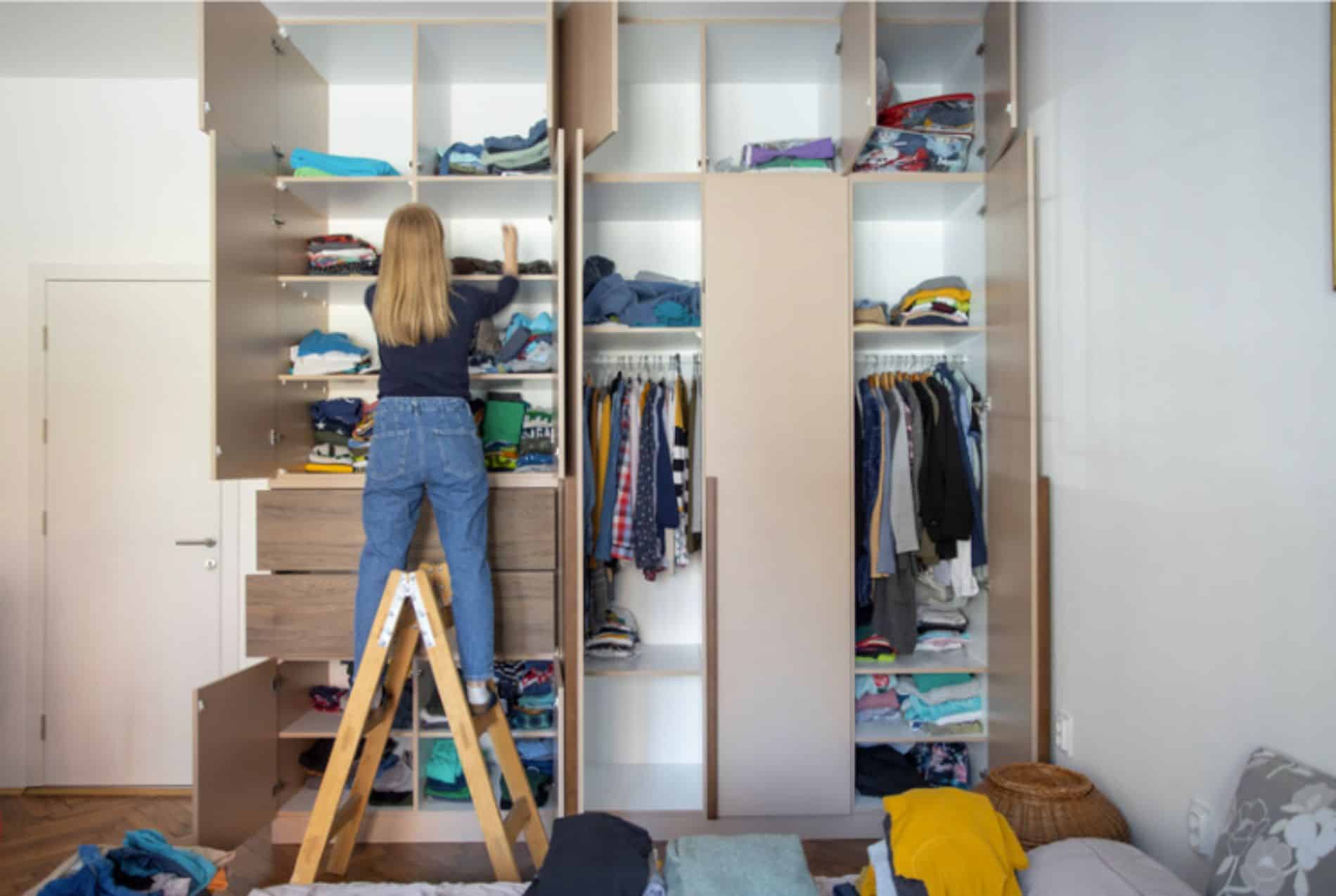 home-organizers-columbus-ohio-an overwhelmed mom decluttering her closet